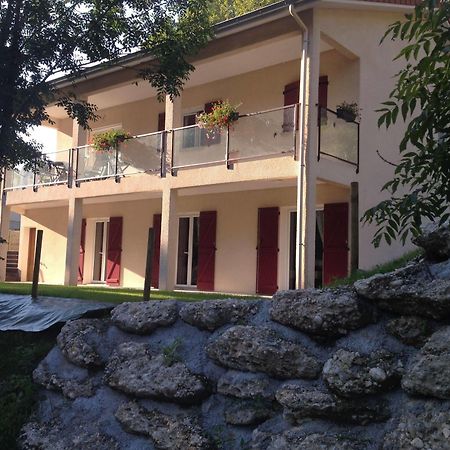 Le Mas De Servant Roulottes Et Chambres D'Hotes Auberives-en-Royans Bagian luar foto