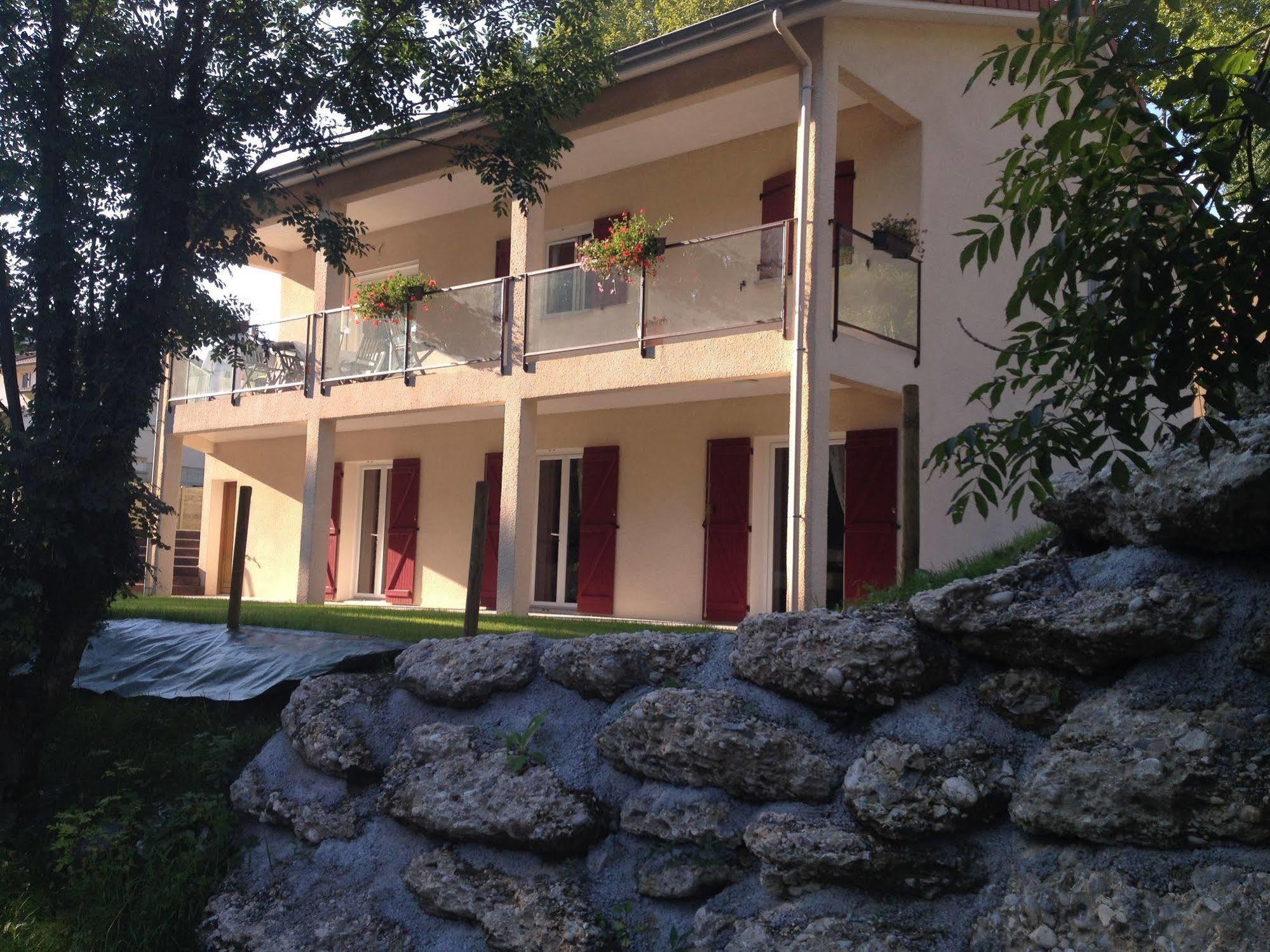 Le Mas De Servant Roulottes Et Chambres D'Hotes Auberives-en-Royans Bagian luar foto