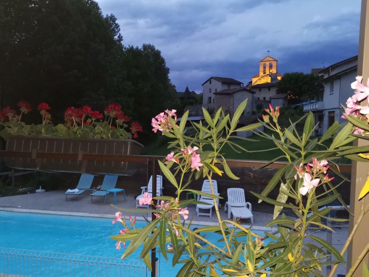 Le Mas De Servant Roulottes Et Chambres D'Hotes Auberives-en-Royans Bagian luar foto